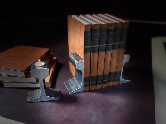 Firmo Mono V2 hält gebundene Bücher
